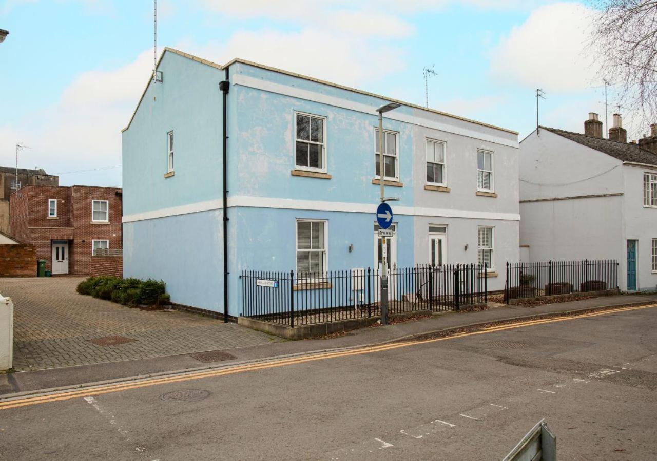 Vila Stunning 2 Bed With Private Patio And Free Parking Cheltenham Exteriér fotografie