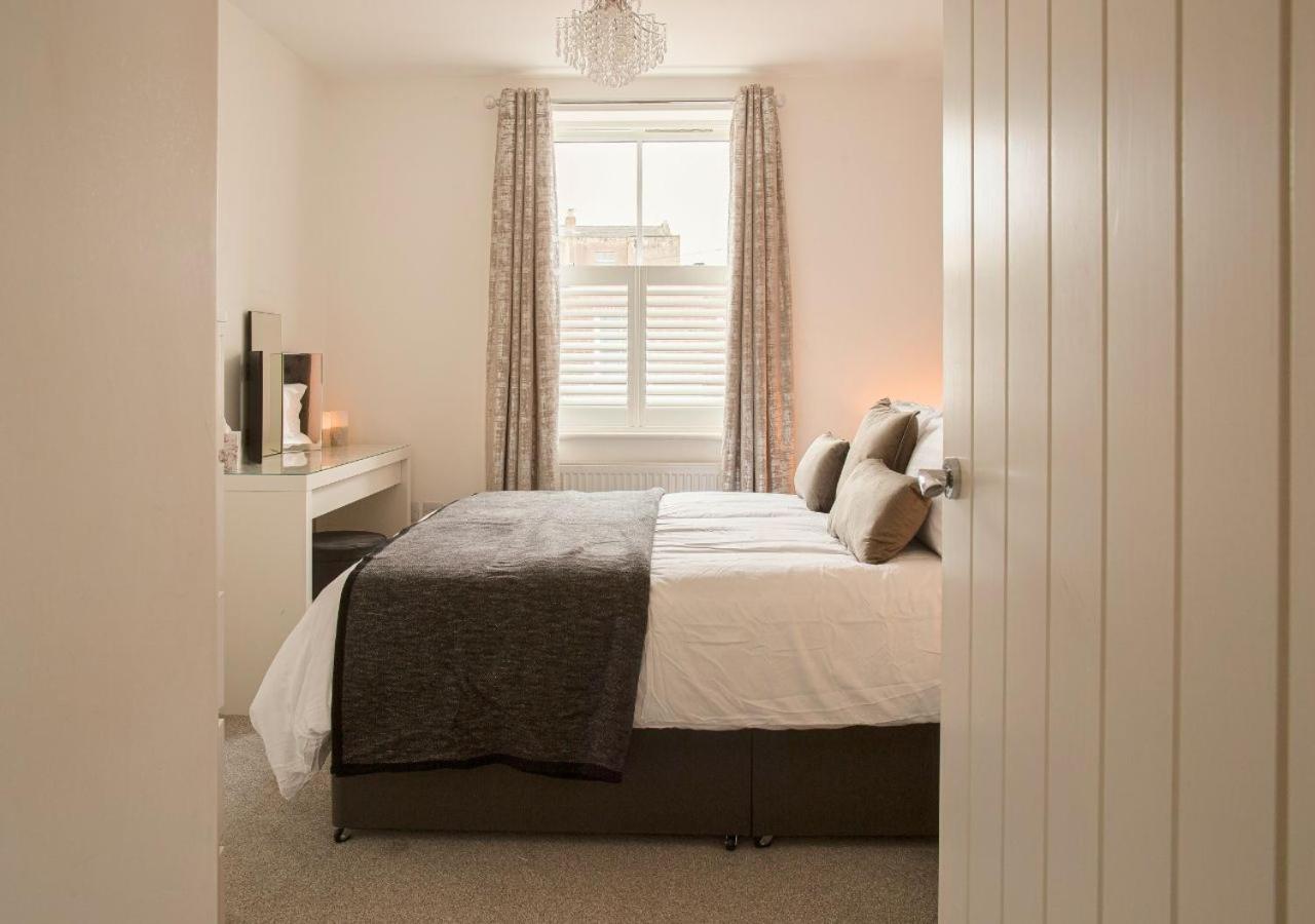 Vila Stunning 2 Bed With Private Patio And Free Parking Cheltenham Exteriér fotografie