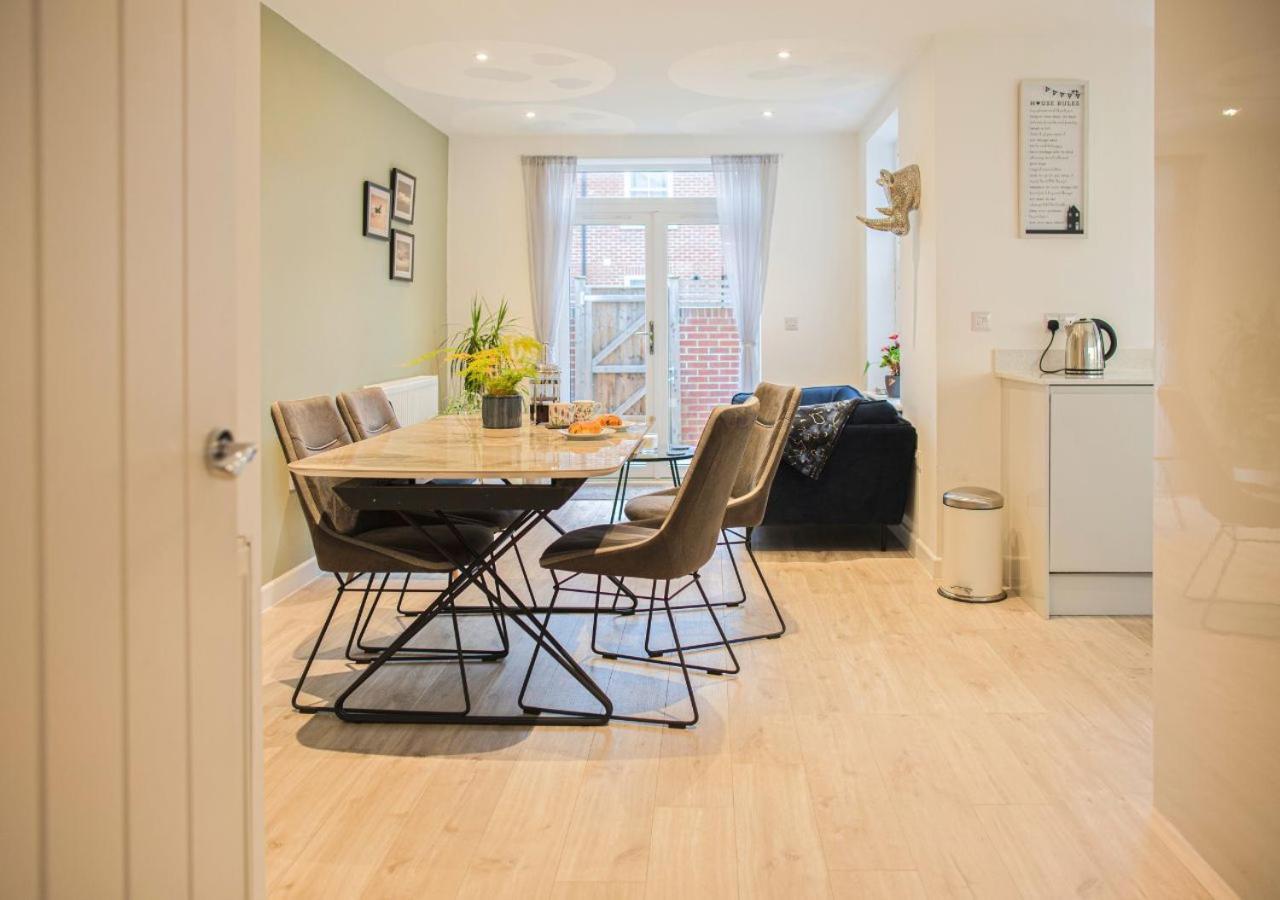 Vila Stunning 2 Bed With Private Patio And Free Parking Cheltenham Exteriér fotografie