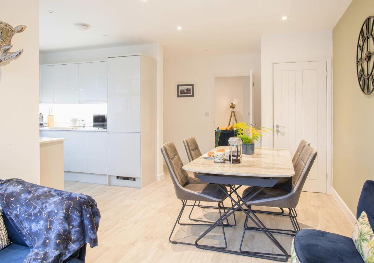 Vila Stunning 2 Bed With Private Patio And Free Parking Cheltenham Exteriér fotografie