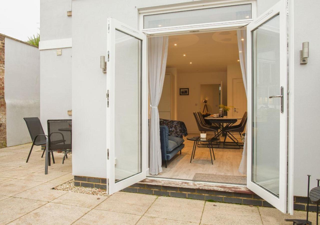 Vila Stunning 2 Bed With Private Patio And Free Parking Cheltenham Exteriér fotografie