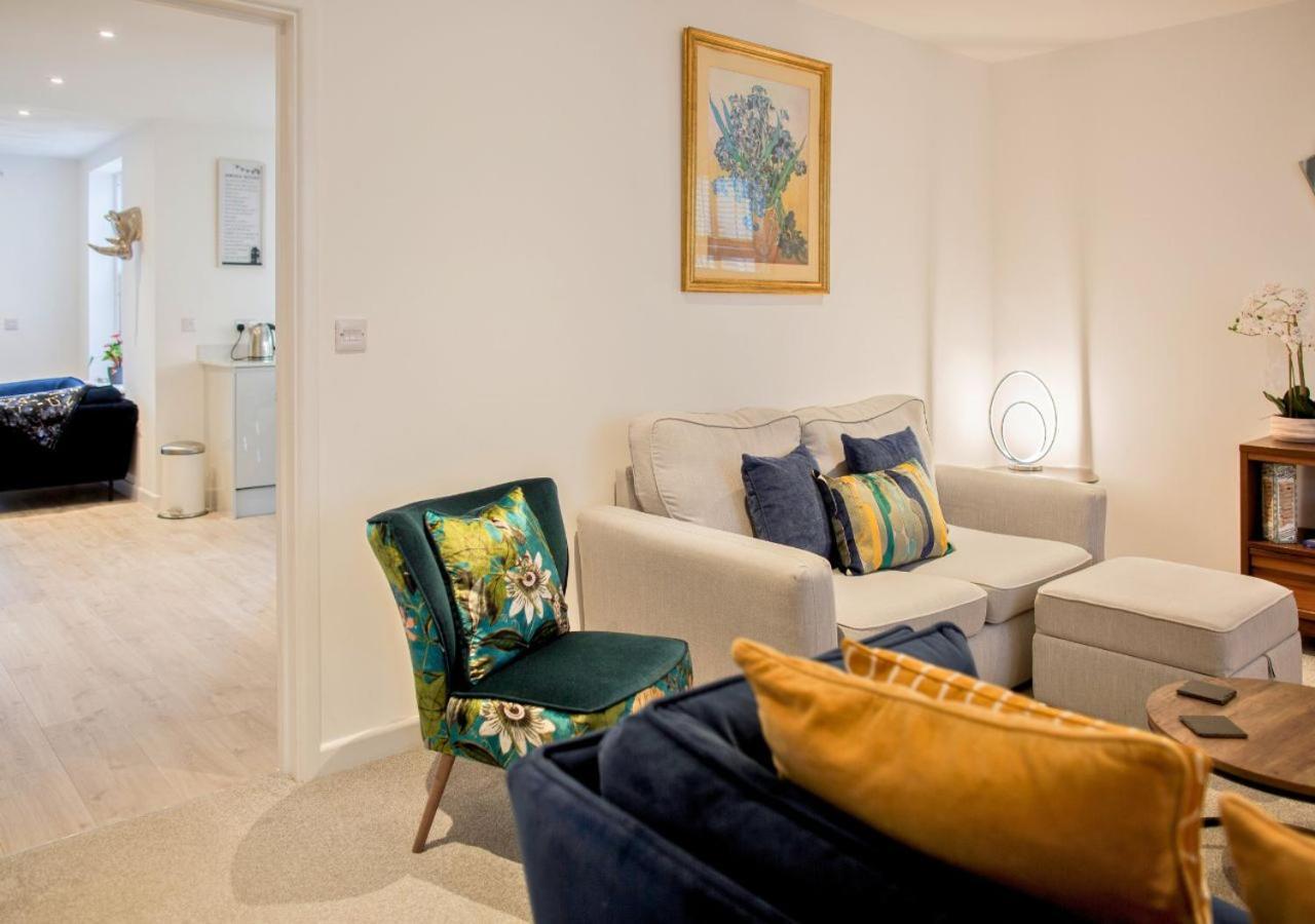 Vila Stunning 2 Bed With Private Patio And Free Parking Cheltenham Exteriér fotografie