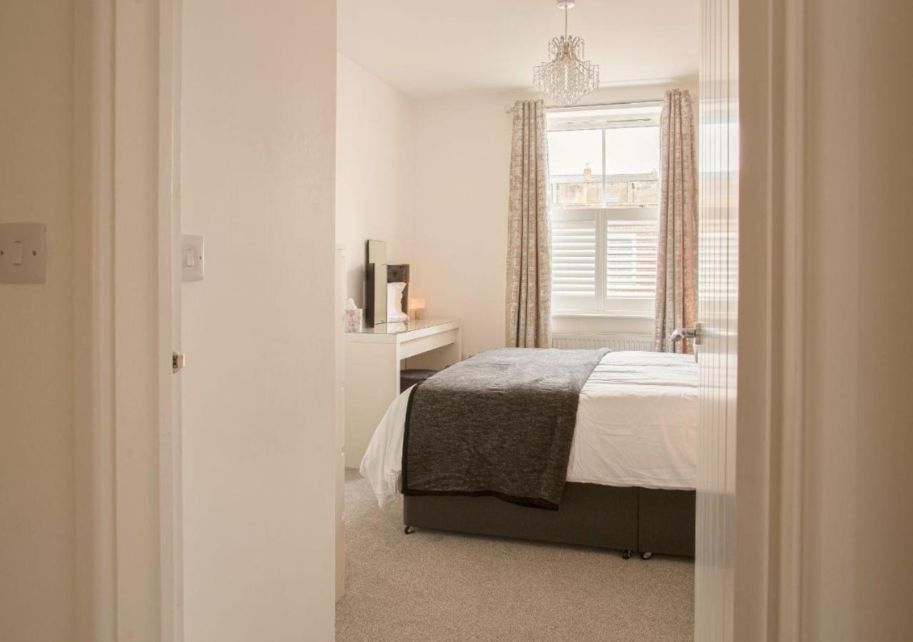 Vila Stunning 2 Bed With Private Patio And Free Parking Cheltenham Exteriér fotografie