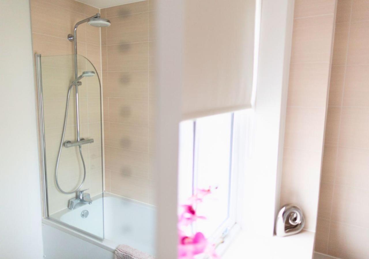 Vila Stunning 2 Bed With Private Patio And Free Parking Cheltenham Exteriér fotografie