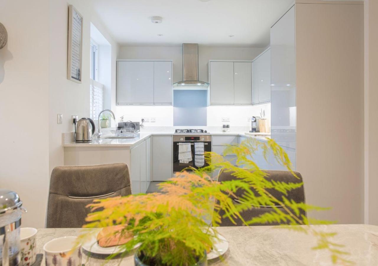 Vila Stunning 2 Bed With Private Patio And Free Parking Cheltenham Exteriér fotografie
