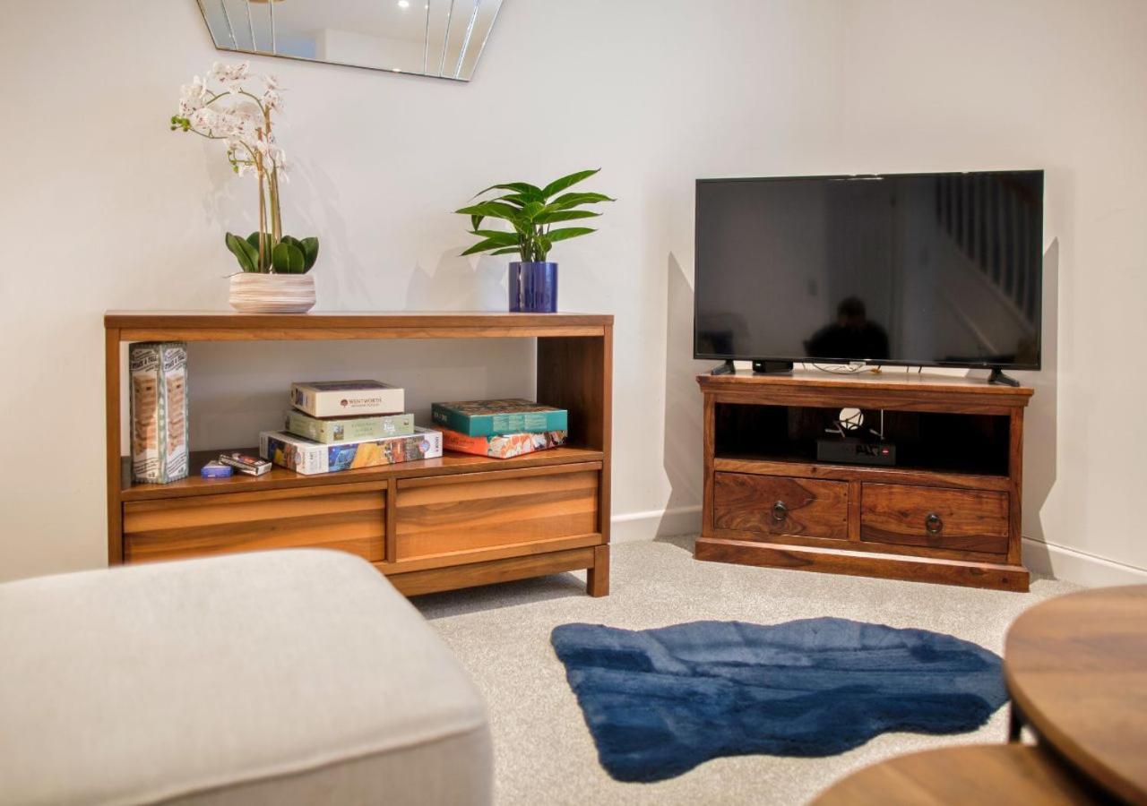 Vila Stunning 2 Bed With Private Patio And Free Parking Cheltenham Exteriér fotografie